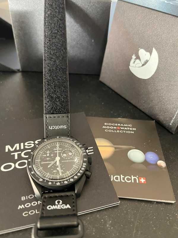 Swatch x Omega Bioceramic Moonswatch Mission To Moonphase Snoopy