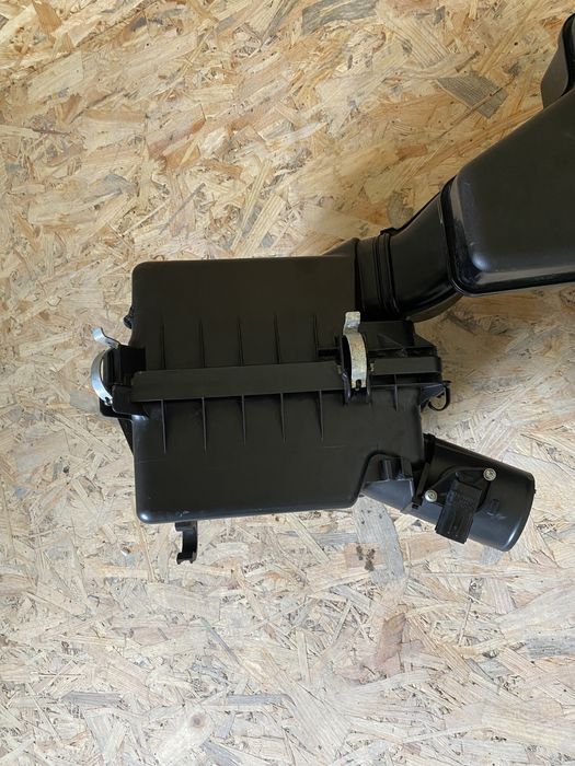 Воздухозабірник Корпус фільтра Оутлендер 3 Mitsubishi Outlander 3 PHEV