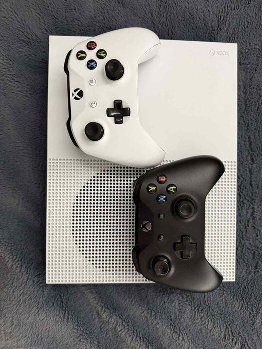Xbox one s + 2 pady + 3 gry - jak nowa