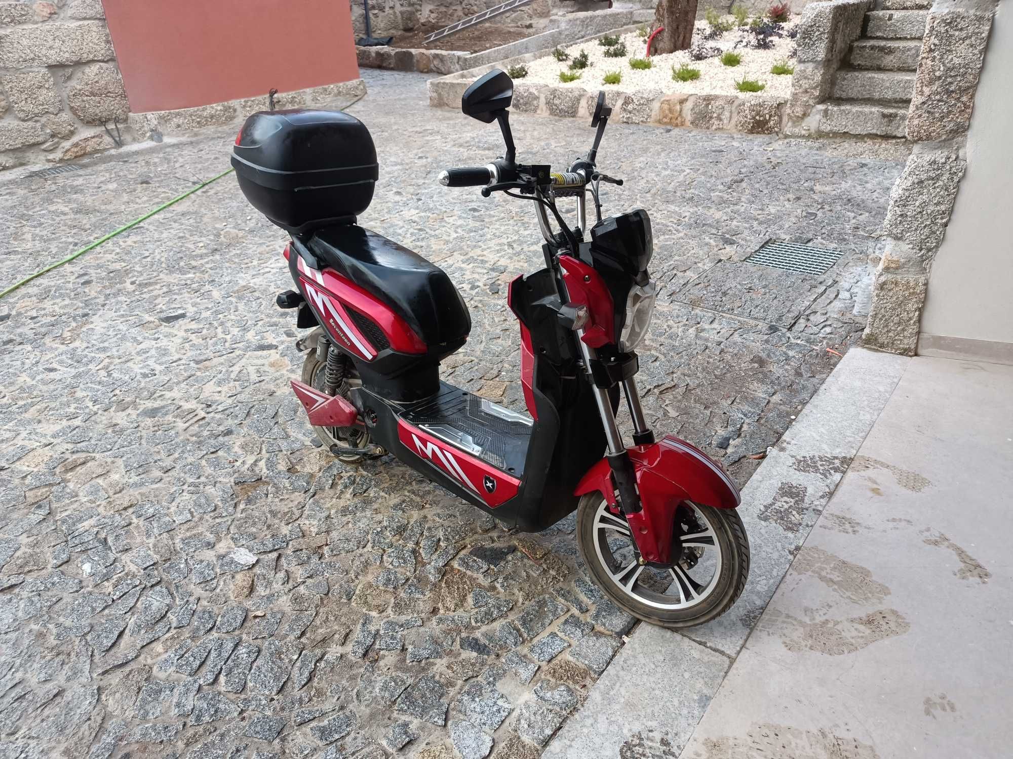 Mota elétrica em bom estado