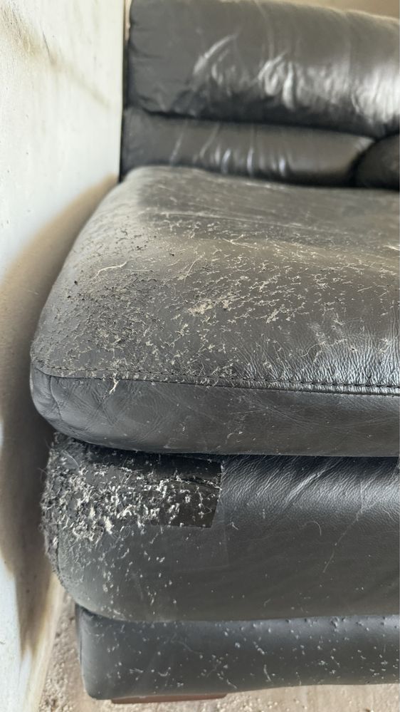 Sofa com chaise longue em pele para recuperar