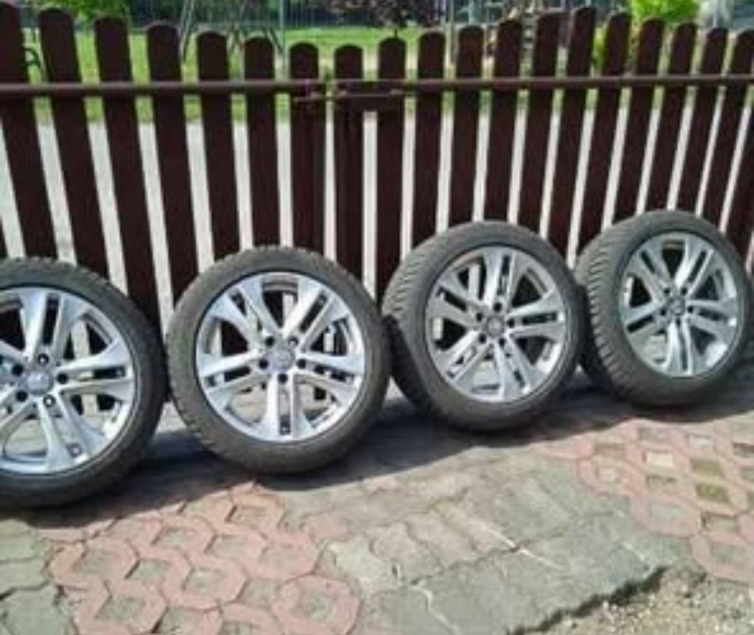 Opony zimowe z felgami  4 sztuki do Mercedesa 225/45 R 17 rozsta