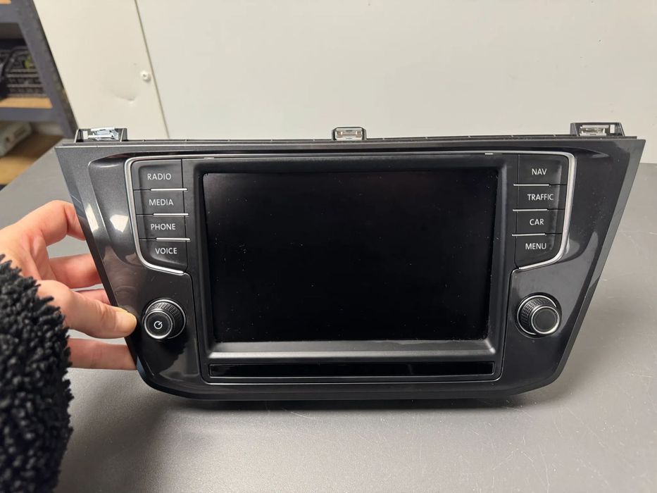 Volkswagen Passat B8 Golf VII Tiguan II radio wyświetlacz 5G0919606