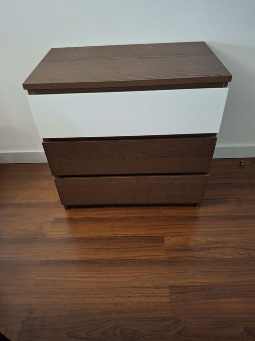 2 Comodas Malm castanha e branca