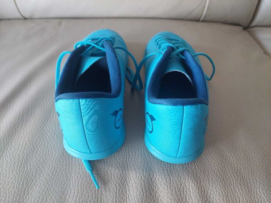 Ténis Futsal Nike Tamanho 37,5