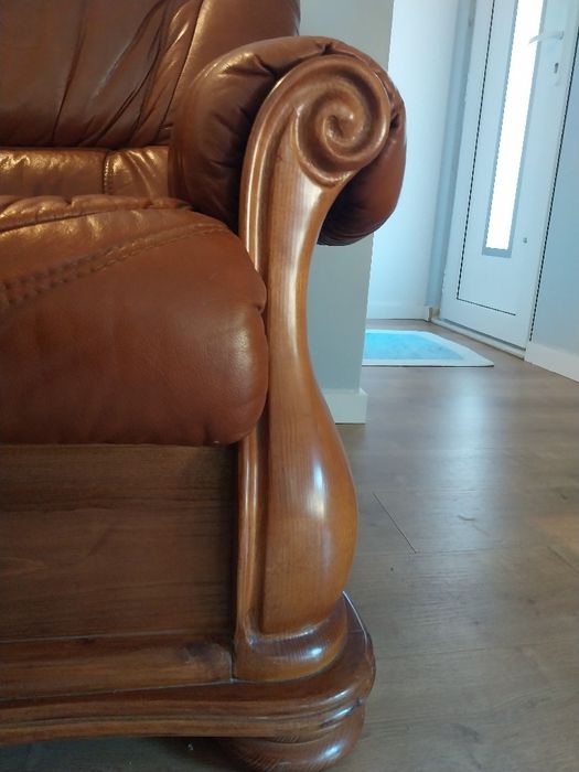 Sofá Castanho de Madeira