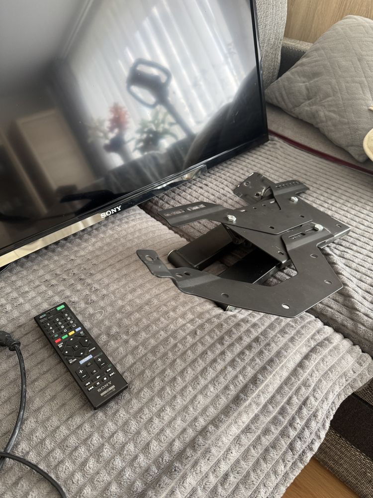 Telewizor SONY z uchwytem KDL-46R470A