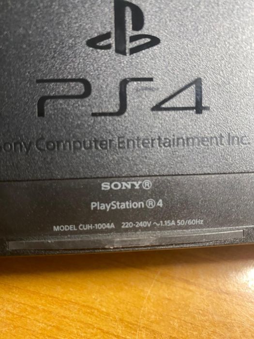 Konsola ps4 czytaj opis
