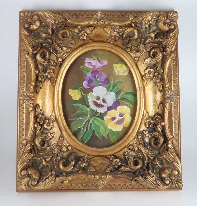 Moldura em talha dourada com pintura manual