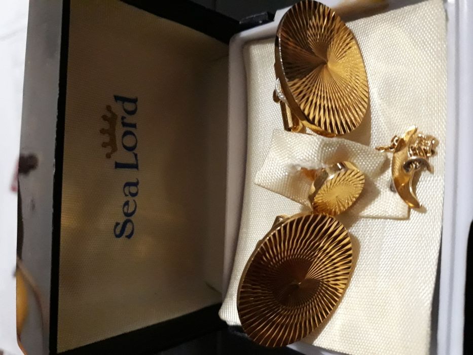 Продам  разные бусы