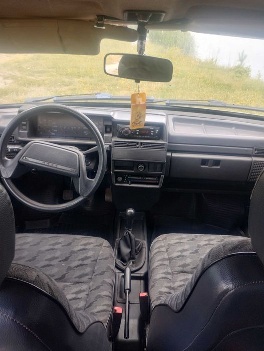 Легковий автомобіль