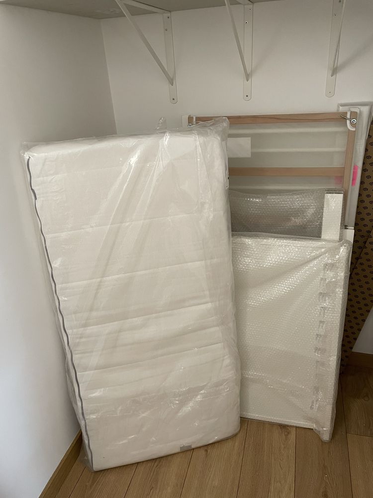 Conjunto berço + tocador + colchão IKEA - Impecavel