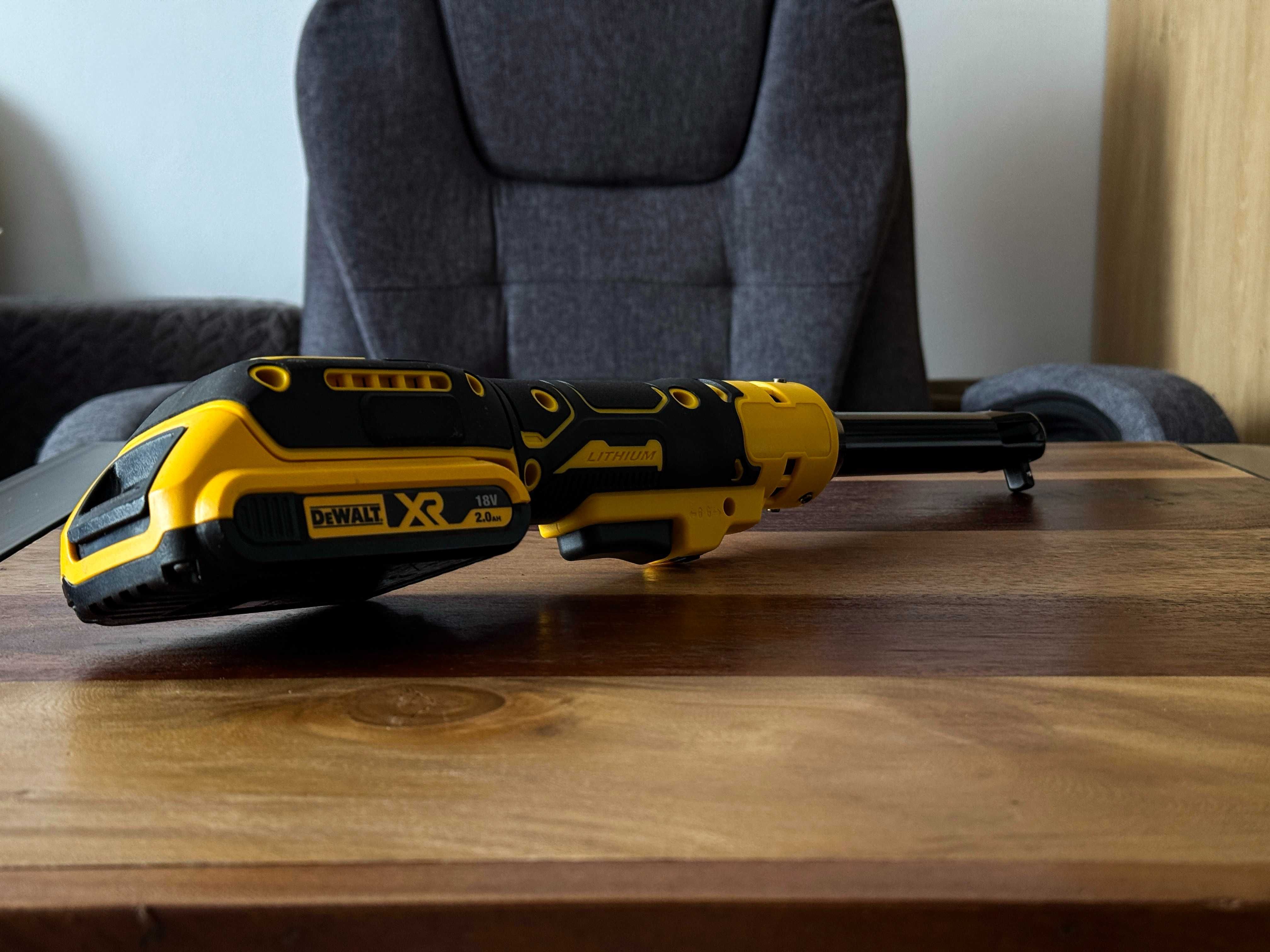 Grzechotka Elektryczna Udarowa pod baterie DEWALT XR Długie Wrzeciono