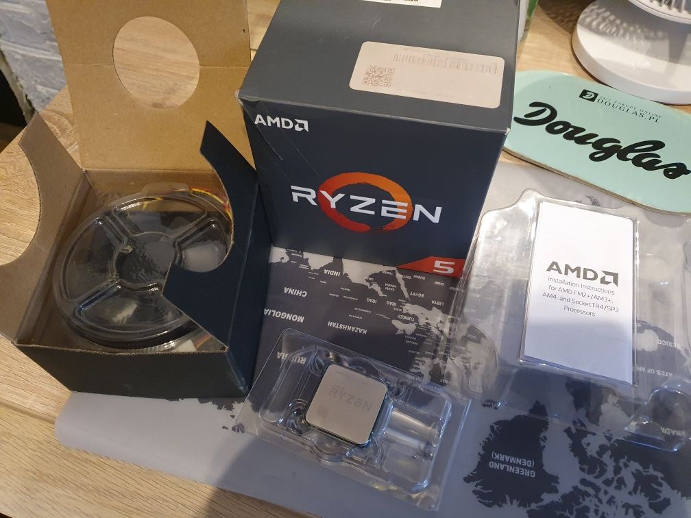 Procesor AMD Ryzen 5 1600 3.60GHz x12.rdzeni co pokazuje zdjęcie