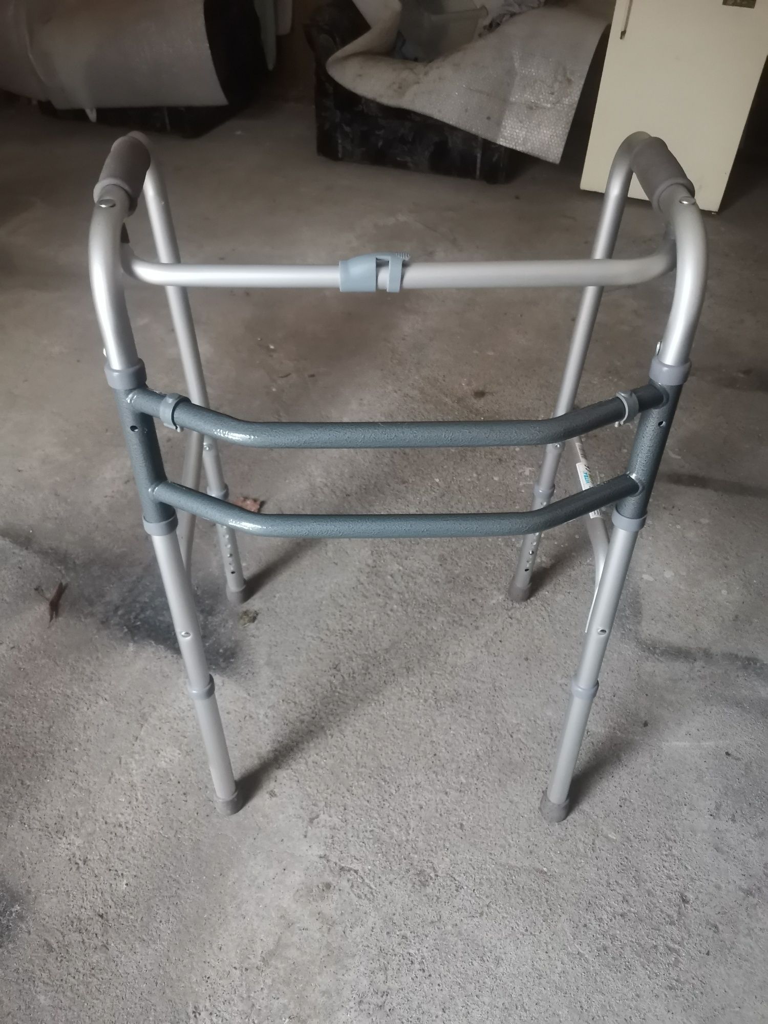 Balkonik rehabilitacyjny kroczący