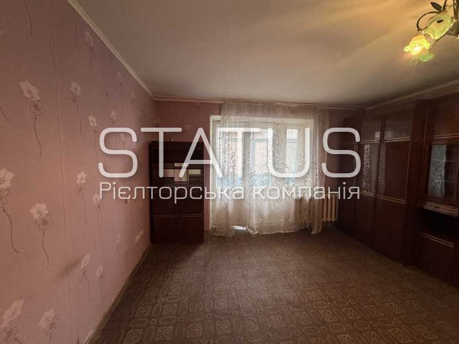 Продаж однокімнатної квартири. Поділ. Вул. Небесної сотні.