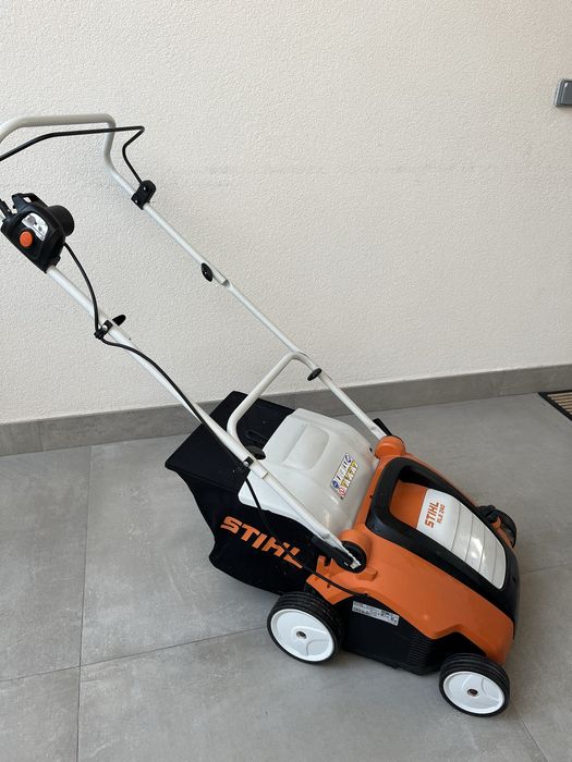 Arejador/escarificador de relva elétrico STIHL RLE-240