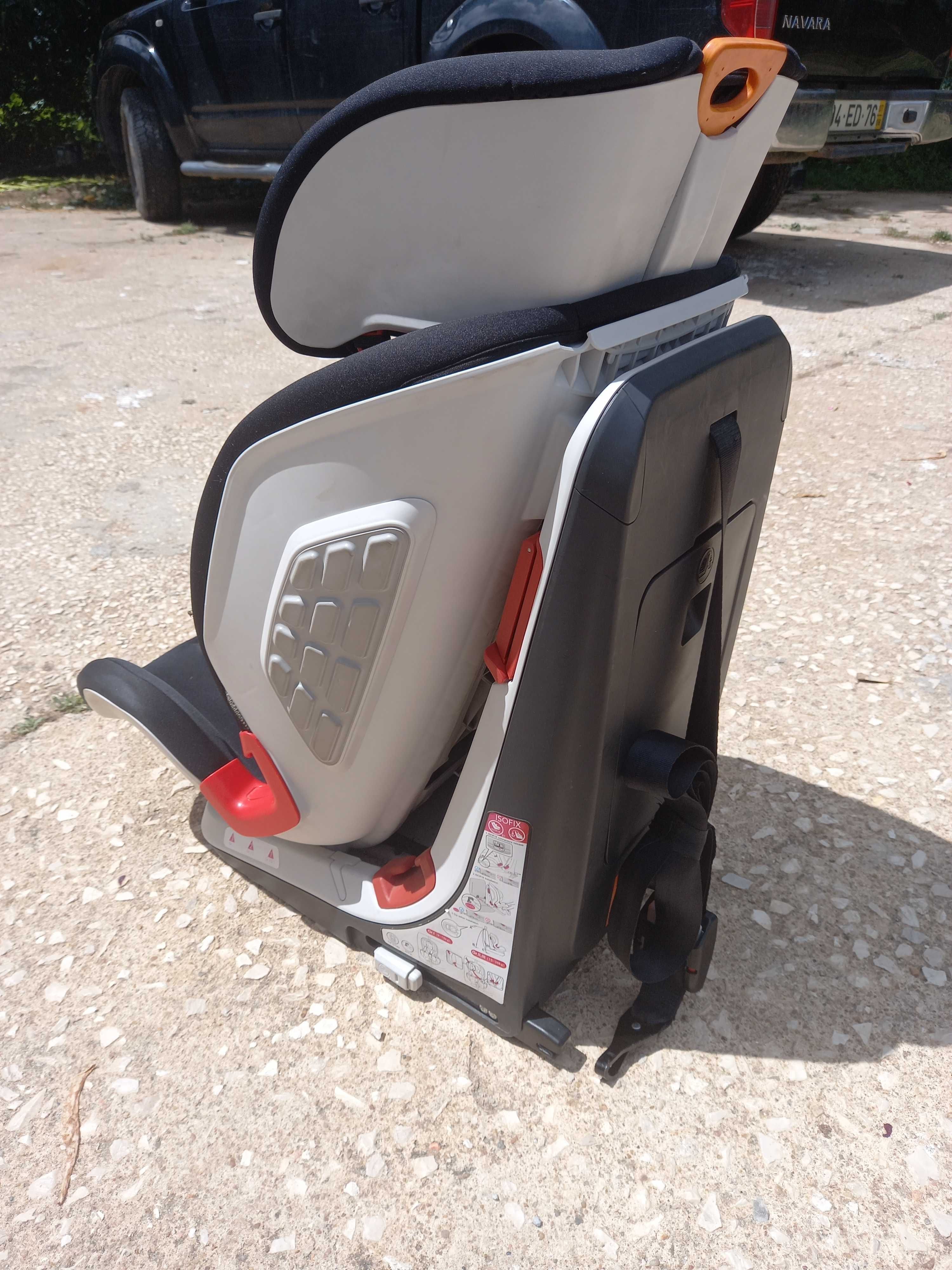 Cadeira-auto Chicco com ISOFIX 9kg-36kg com pouco uso