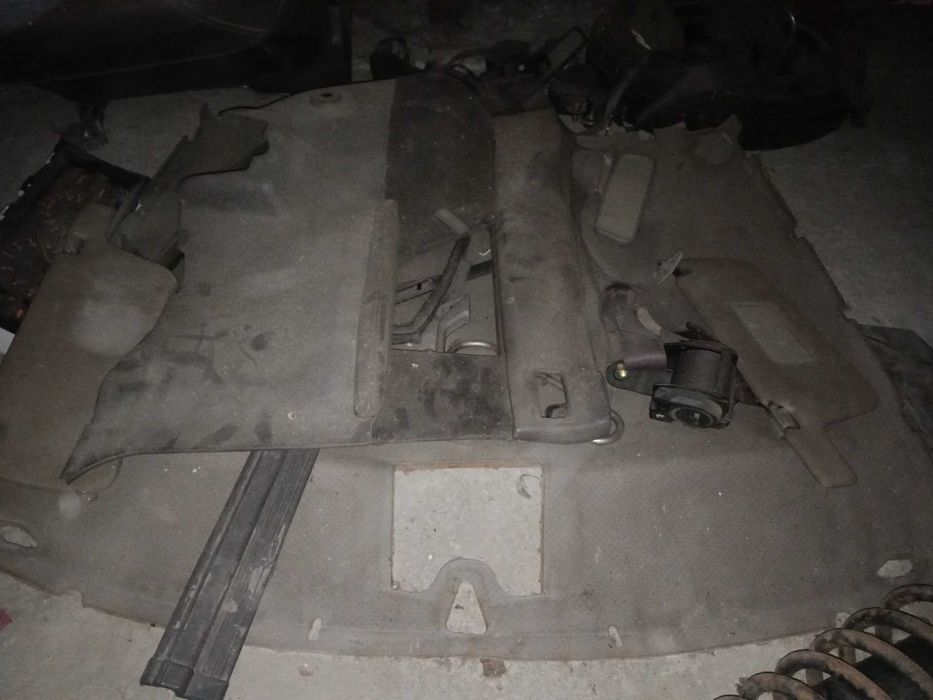 Nissan SILVIA S12 pasy tapicerka podsufitka boczek licznik plastik pas