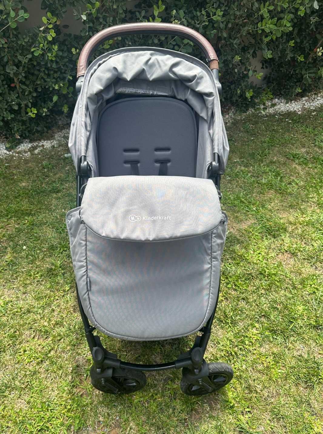 Carrinho de bebé trio