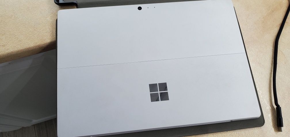 Microsoft Surface Pro 5