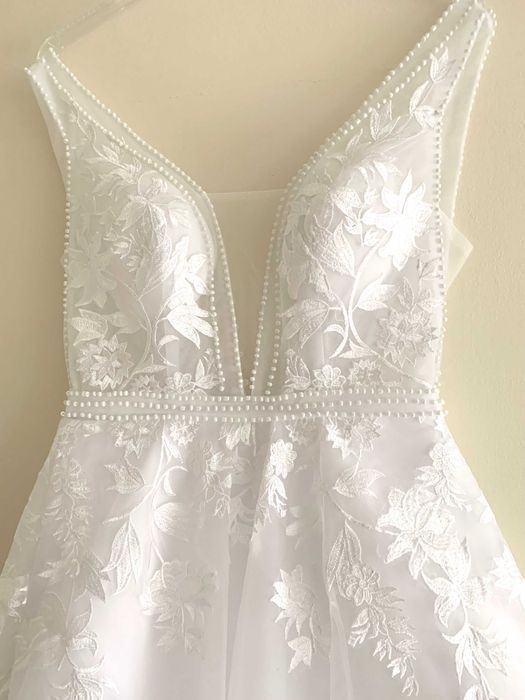 Suknia ślubna #19 biała linia A tiul koronka koraliki rozmiar 38 M