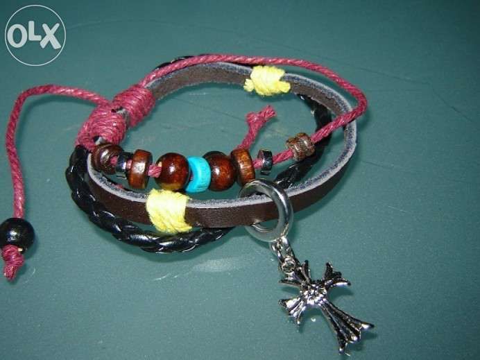 Pulseira em pele nova envio gratis