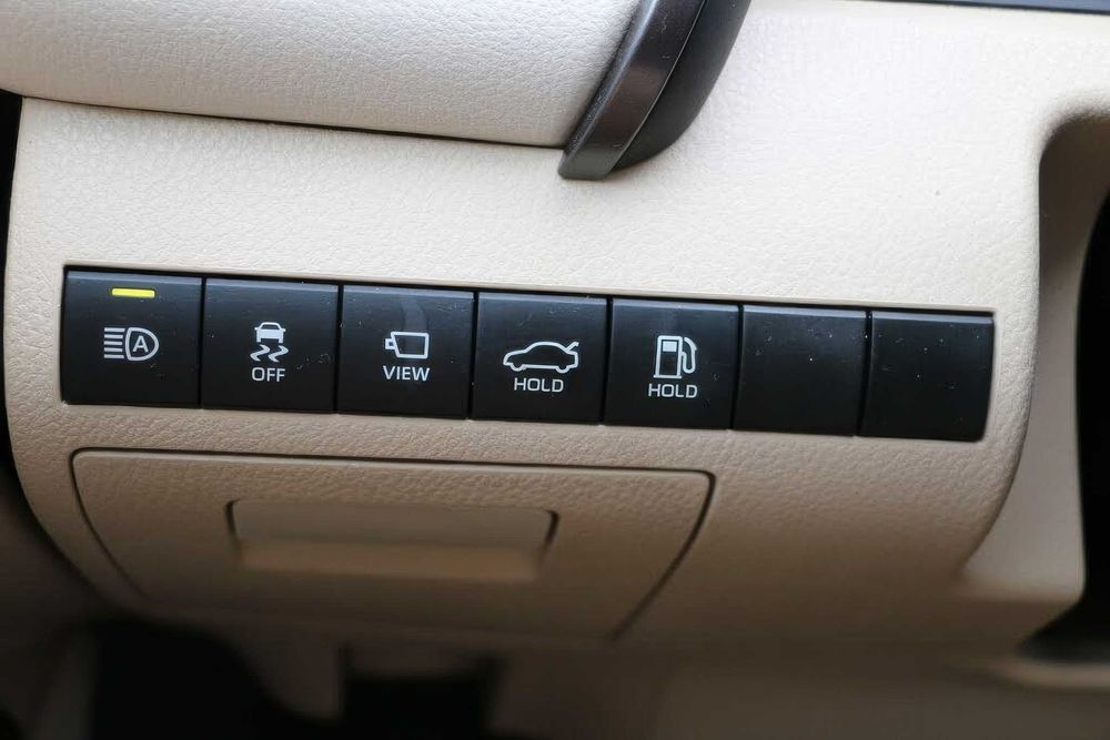 Toyota Camry      2019