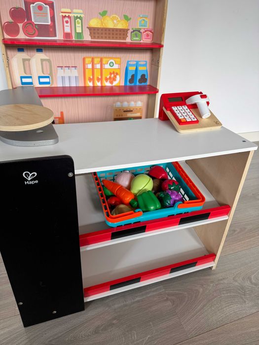 Loja infantil Hape com acessórios