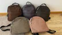 Mochilas de várias cores