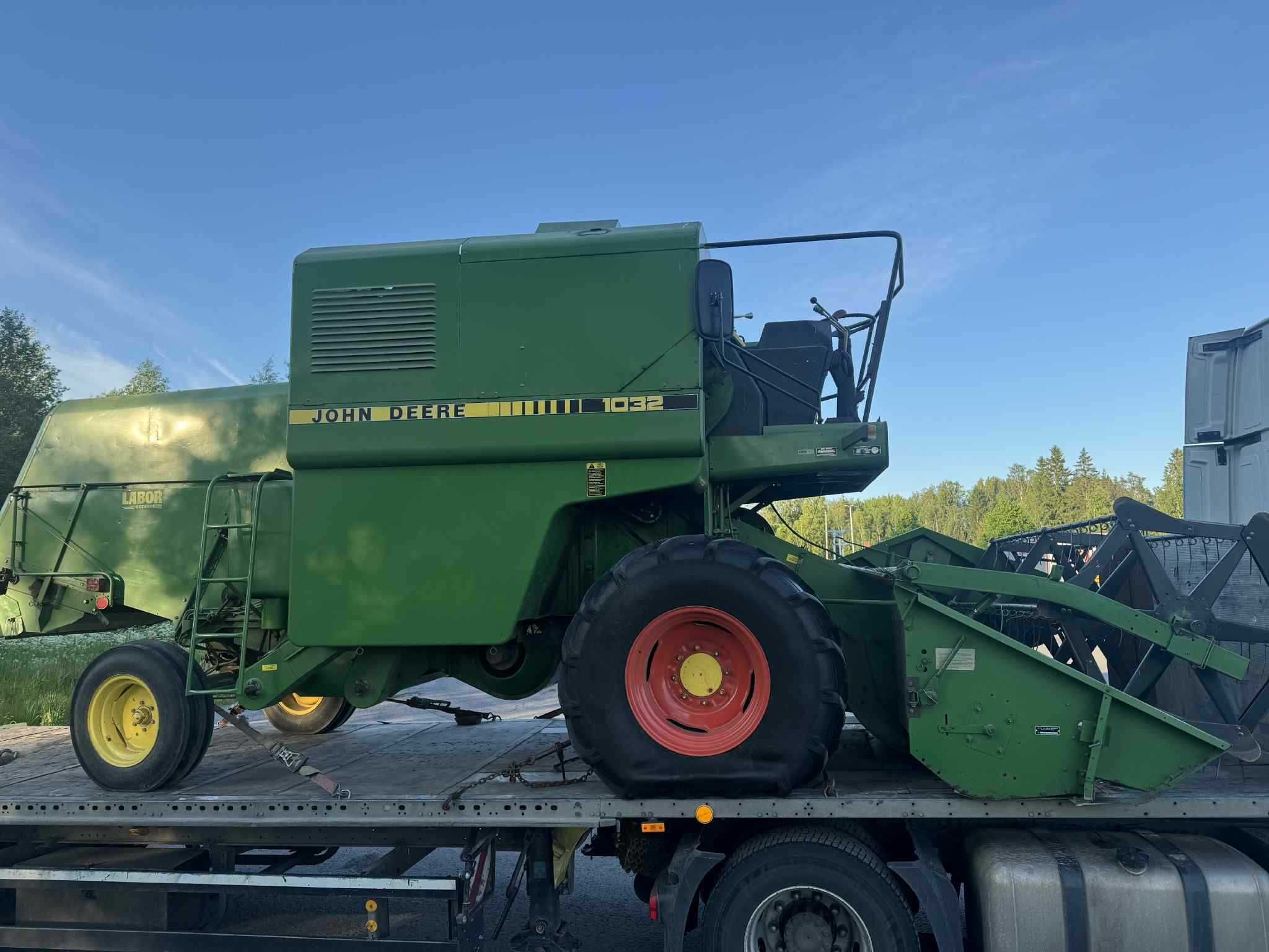 Kombajn Zbożowy John Deere 1032 Sieczkarnia Idealny Stan Sprowadzony
