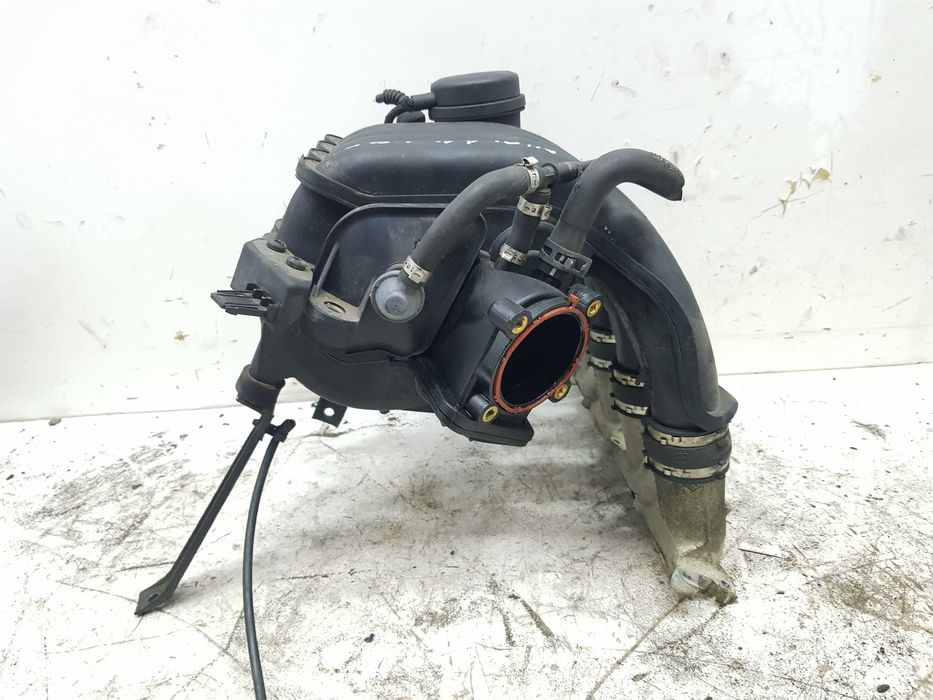 Audi A4 B5 1.8 20V Kolektor Ssący Dolotowy