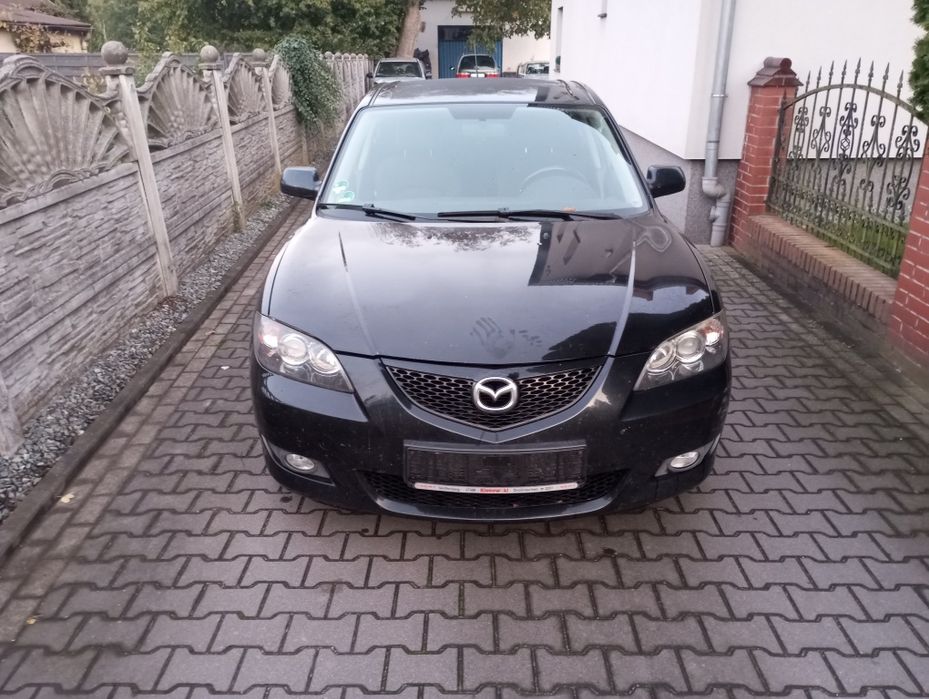 Mazda 3 sedan 1.6 ben. 2006 rok.