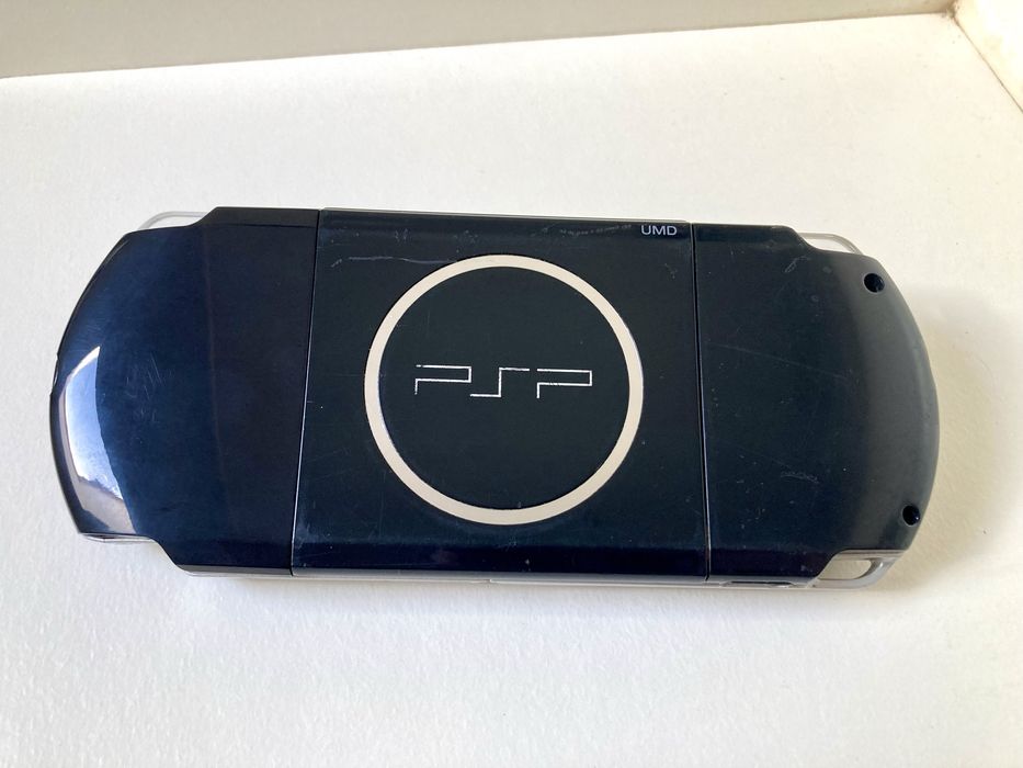 PSP 3004 + 5500 Jogos (Cartão 64GB) + Carregador