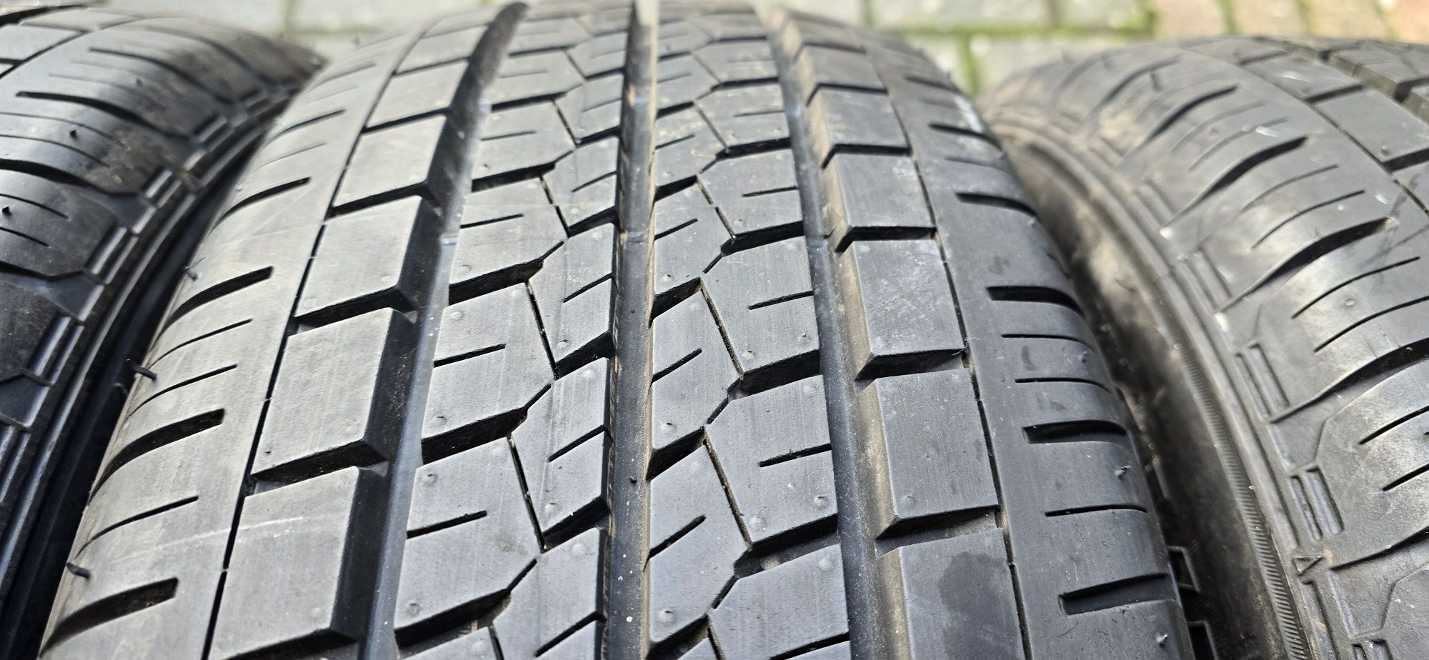 Komplet opon letnich 215/65/15C Bridgestone  duravis Nowe