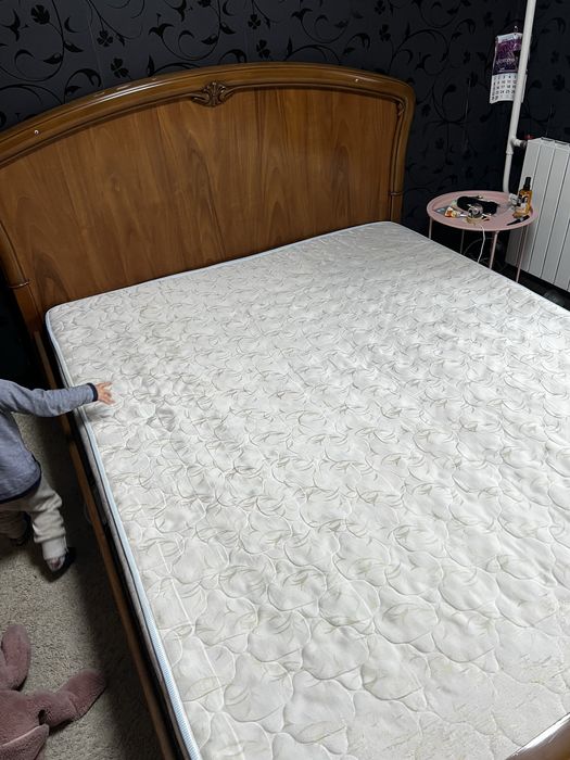 Двоспальне ліжко з натурального дерева + матрац