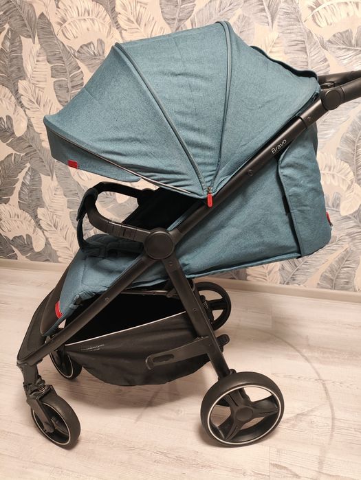 Прогулянкова коляска carrello bravo