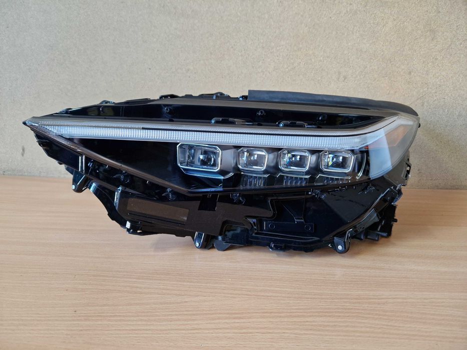 Фара левая TOYOTA bz4x 8118542C80