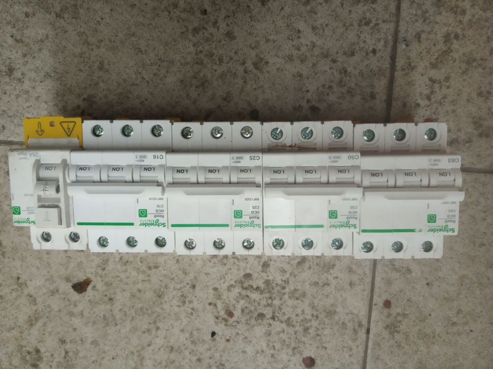 Автоматические выключатели Schneider electric resi9