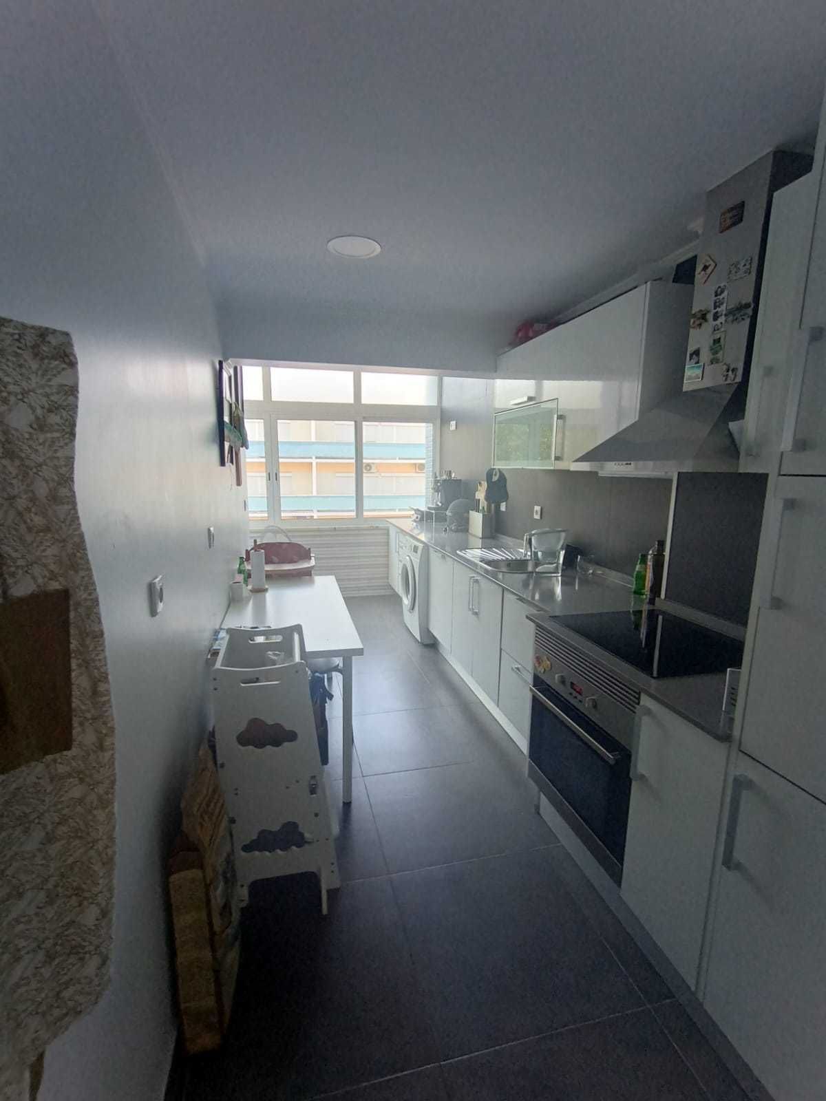 T3 Mobilado e Equipado com Terraço em Almada – 1.500 €/mês