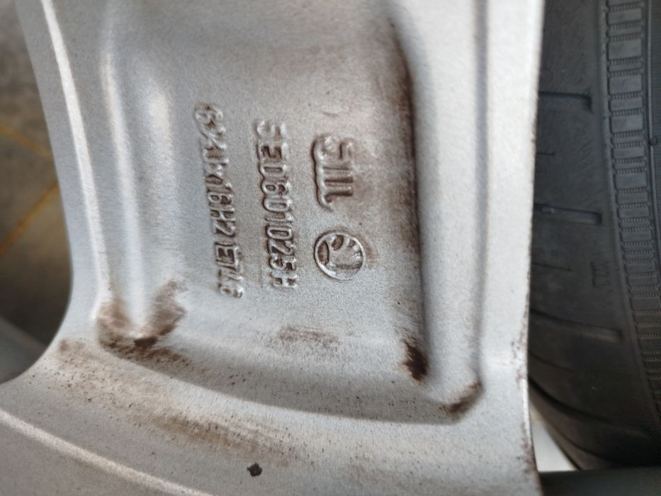 Opony letnie z felgami Skoda 16 cali