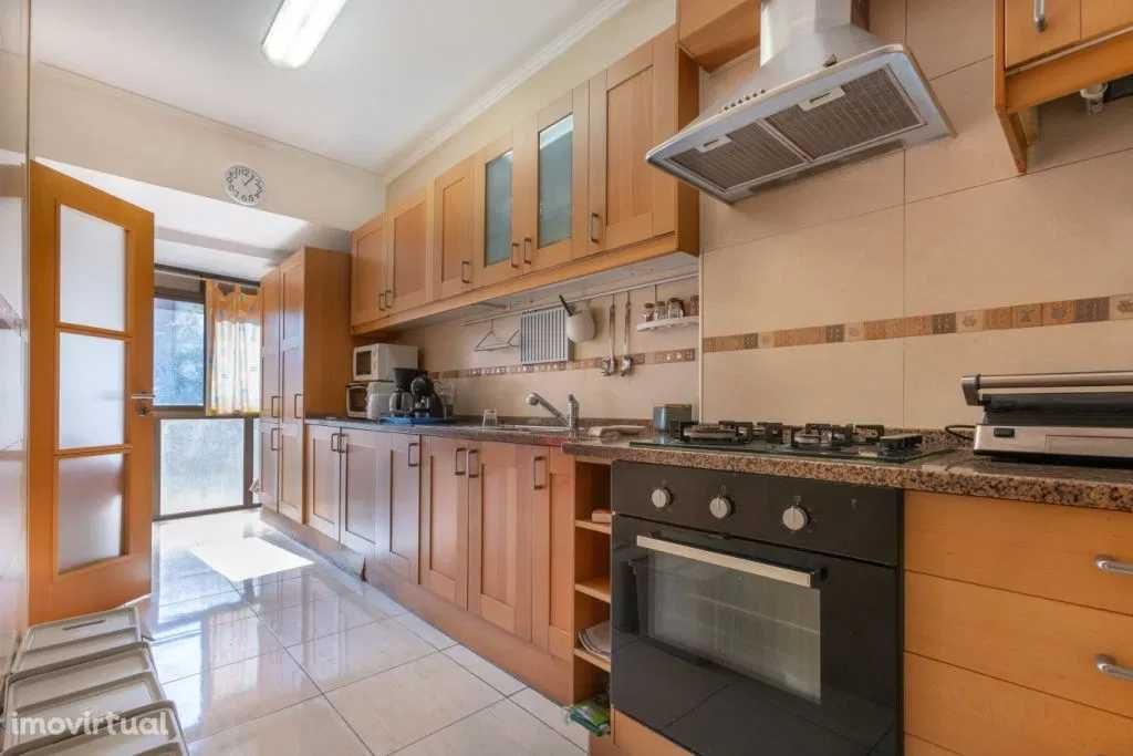 T 4 Duplex Olivais