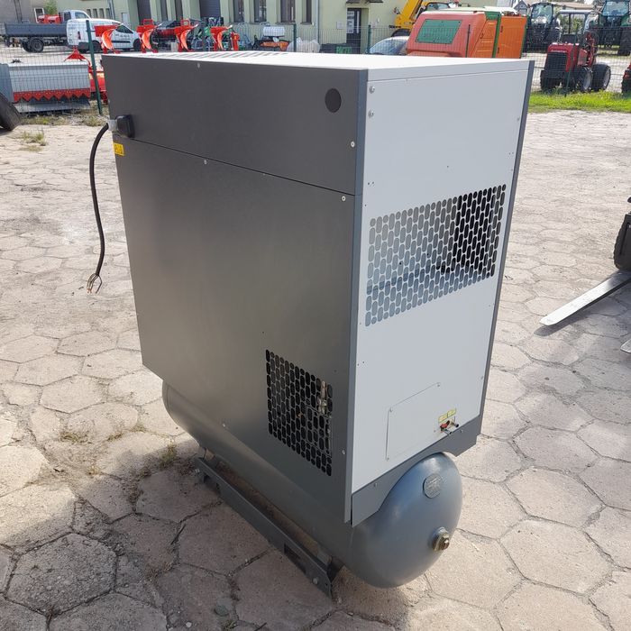 Sprężarka śrubowa Atlas Copco GA11 FF osuszacz 2015rok 11kw 1.7m³ 8bar