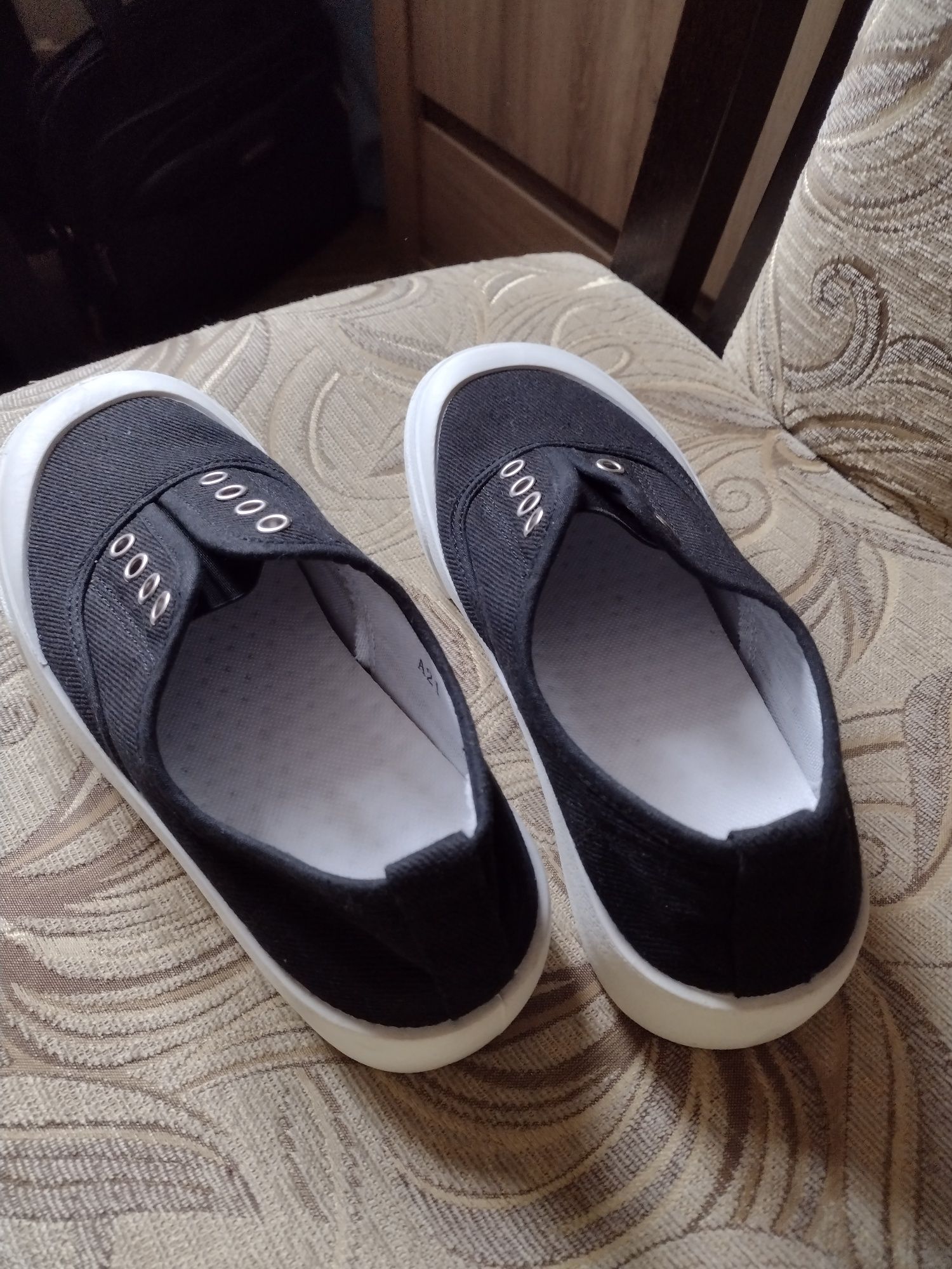 Buty trampki wsuwane rozmiar 40
