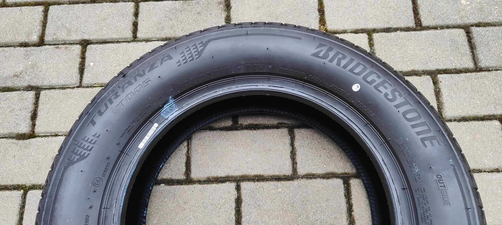 Opony Bridgestone TUANZA 185l65 R15