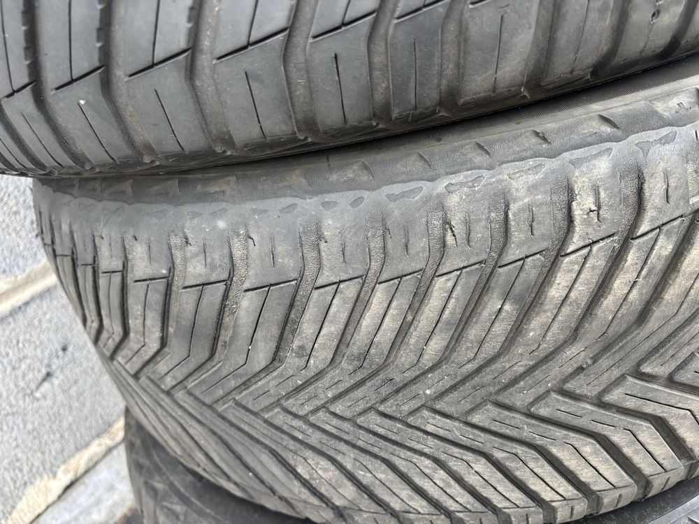 Komplet calorocznych Opon Michelin Cross Climate 2 235/45/17