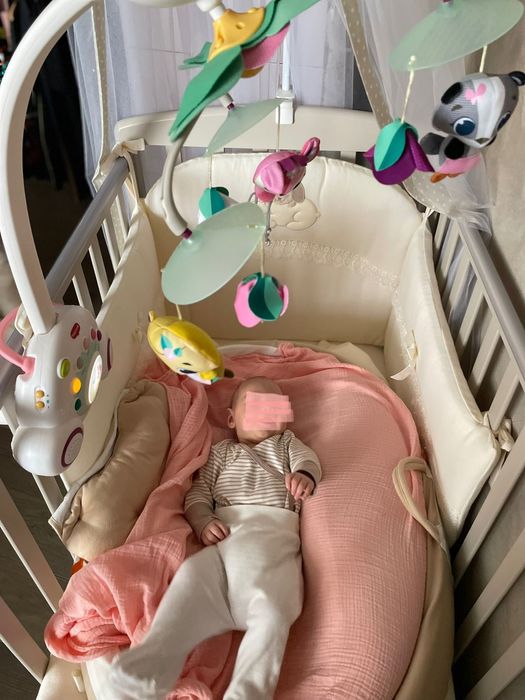 Móbile musical para berço de bebé