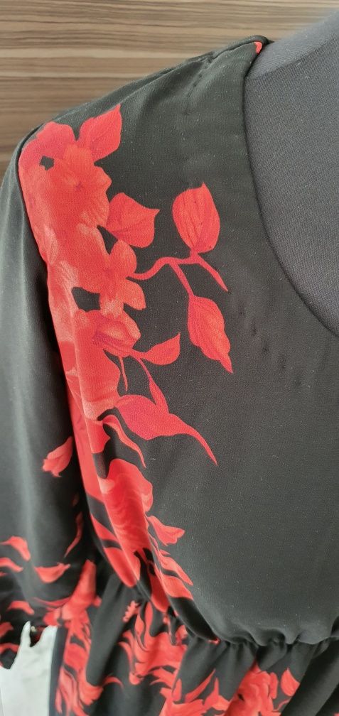 Sukienka czarna czerwona kwiaty rozmiar m l 38 40