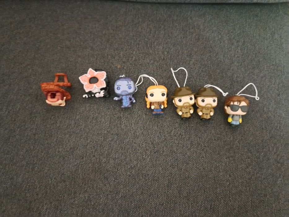 фігурки дивні дива, очень странные дела