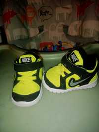 Buciki Adidasy Nike dla bobasa